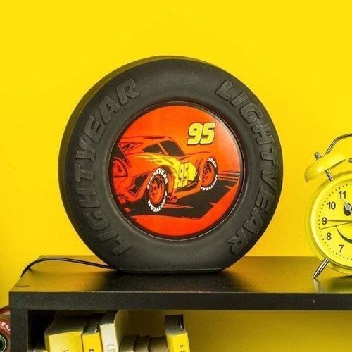 Abajur da roda do McQueen, a versão que não anuncia o desenho