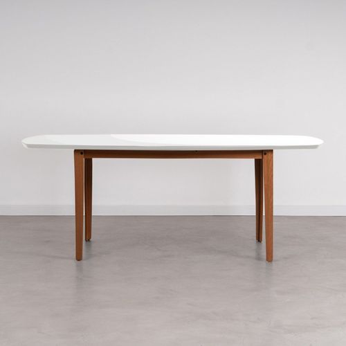 Mesa Oval 6 Lugares 1,8m Tampo Vidro e MDF Tiê CabeCasa MadeiraOriginals Amêndoa/Off White