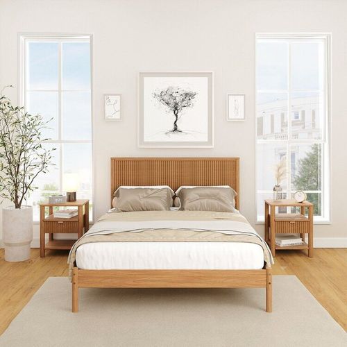 Conjunto Cama Casal com 2 Mesas de Cabeceira Oiti CabeCasa MadeiraOriginals Marrom