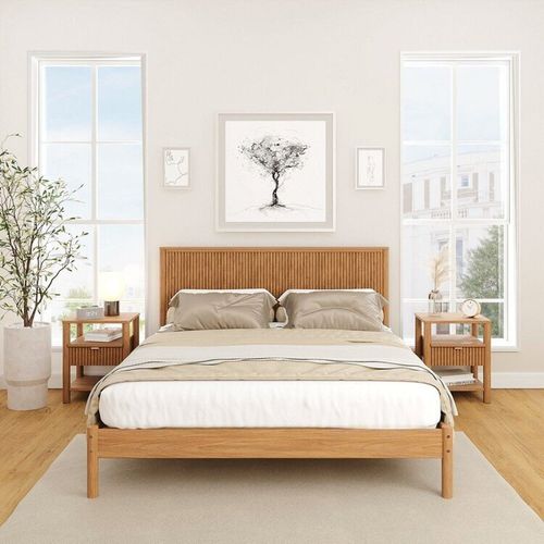 Conjunto Cama Queen com 2 Mesas de Cabeceira Oiti CabeCasa MadeiraOriginals Marrom