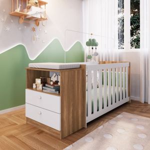 quarto de bebê com berço branco e mural de montanha