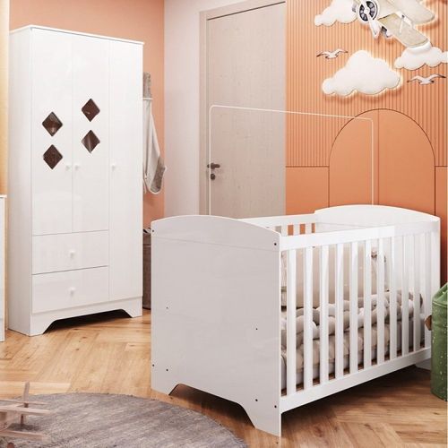 Quarto de Bebê Guarda Roupa com Janelas Losango e Berço Americano Ayla Espresso Móveis Branco Brilho